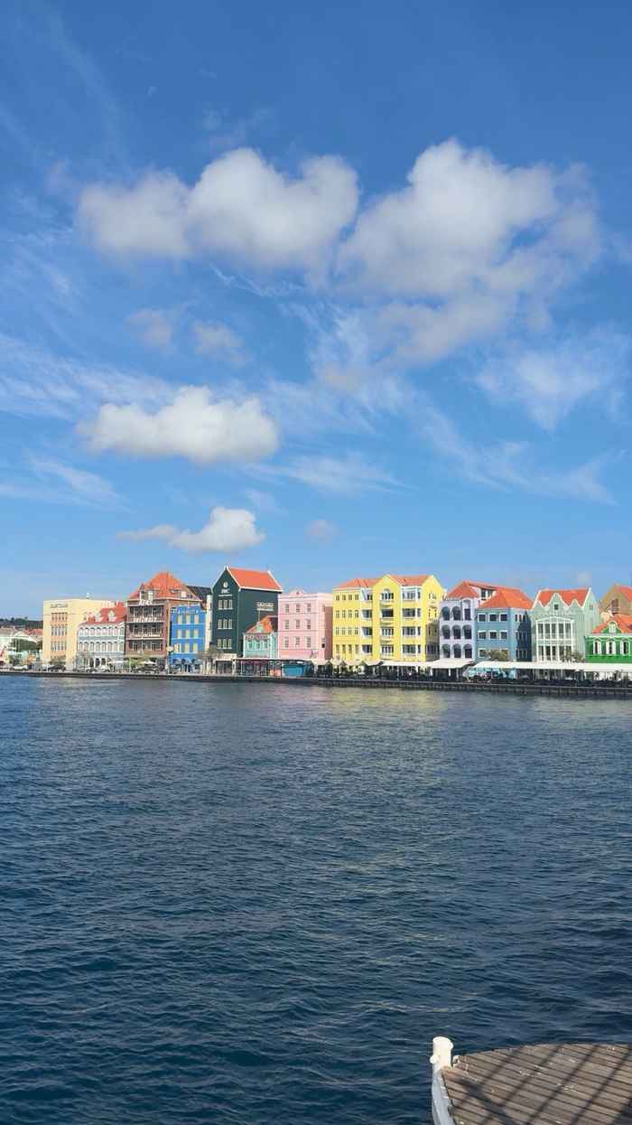 Gekleurde huizen op Curaçao